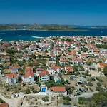 Divna Vodice-srima * Srima