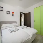 Divna Vodice-srima Holiday home *