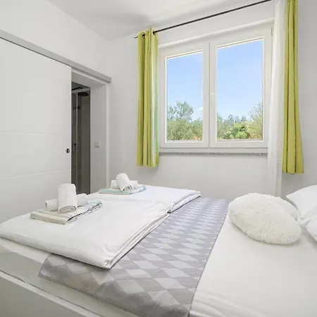 Hébergement de vacances Divna Vodice-srima Srima