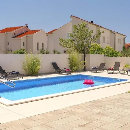 Divna Vodice-srima 斯里马