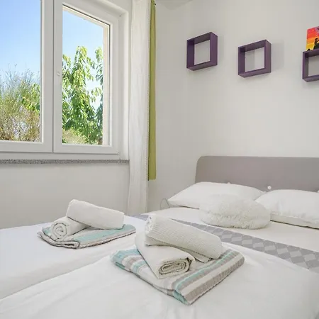 Hébergement de vacances Divna Vodice-srima Srima