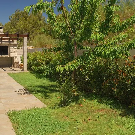 Holiday home Divna Vodice-srima *
