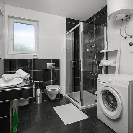 Divna Vodice-srima 斯里马