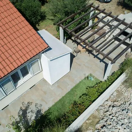 Vikendica Divna Vodice-srima Srima