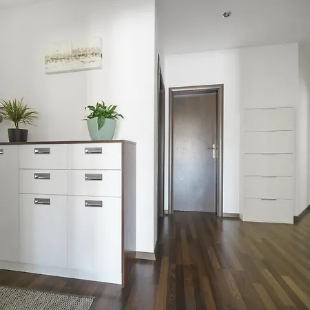 Divna Vodice-srima 度假居