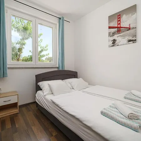 Divna Vodice-srima *