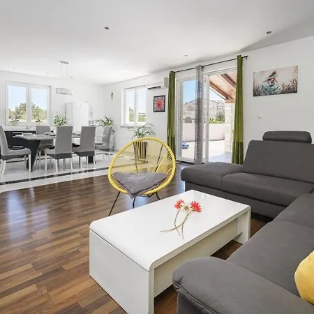 Hébergement de vacances Divna Vodice-srima