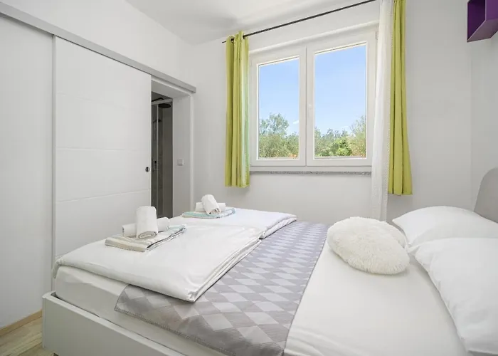 펜션 Divna Vodice-srima 스리마