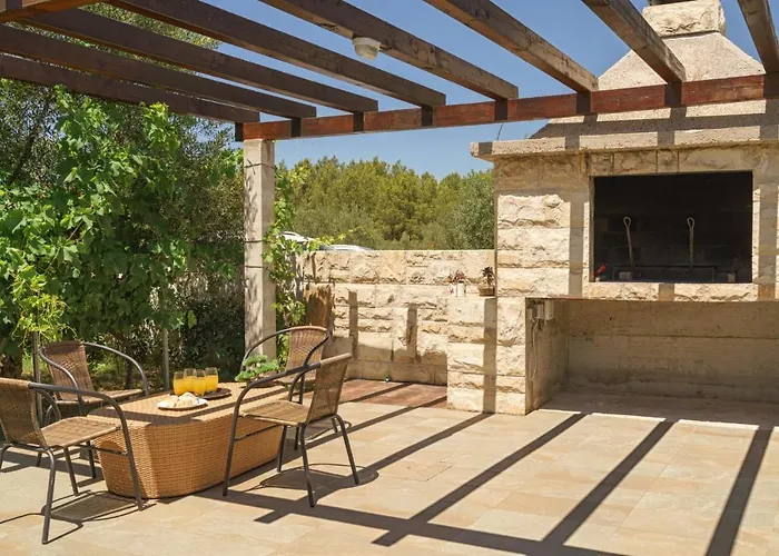 Divna Vodice-srima 펜션 스리마