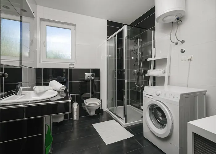 Divna Vodice-srima 스리마