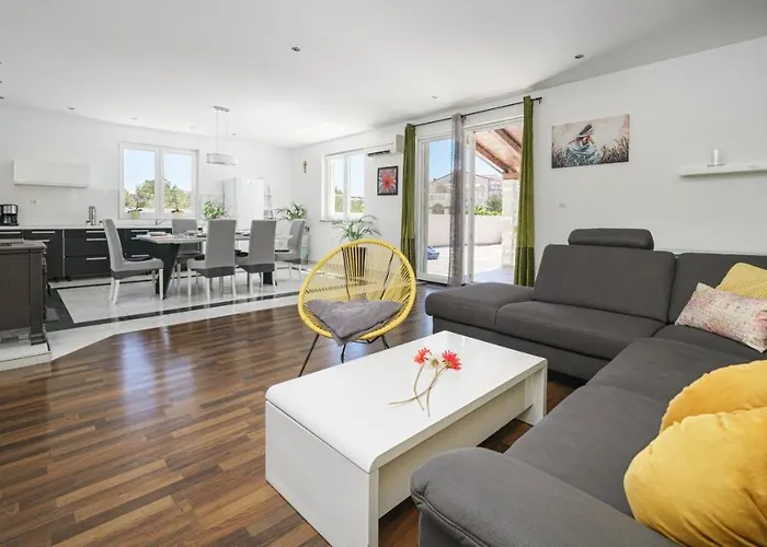 펜션 Divna Vodice-srima 스리마