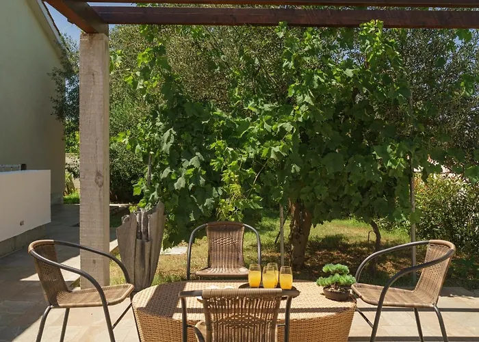 Divna Vodice-srima 펜션