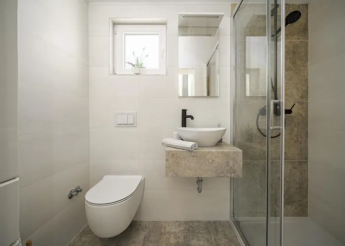 Divna Vodice-srima 펜션 스리마