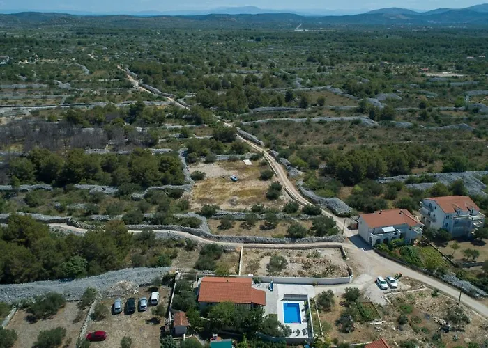 Divna Vodice-srima Vikendica Srima